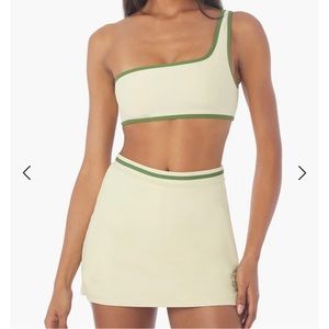 NWT WeWoreWhat Active Tennis Skort in Wheat and Green